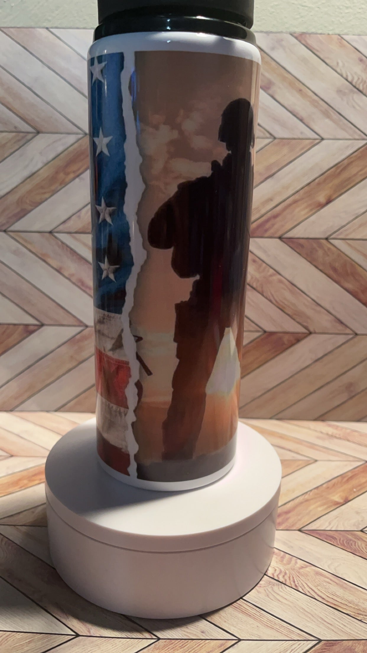 25 oz Water Bottle - Solider with flag