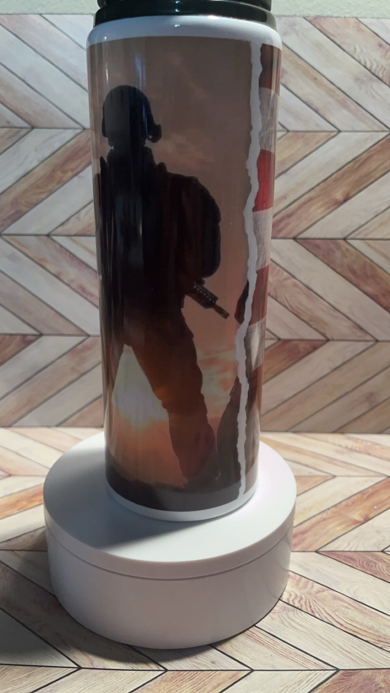 25 oz Water Bottle - Solider with flag